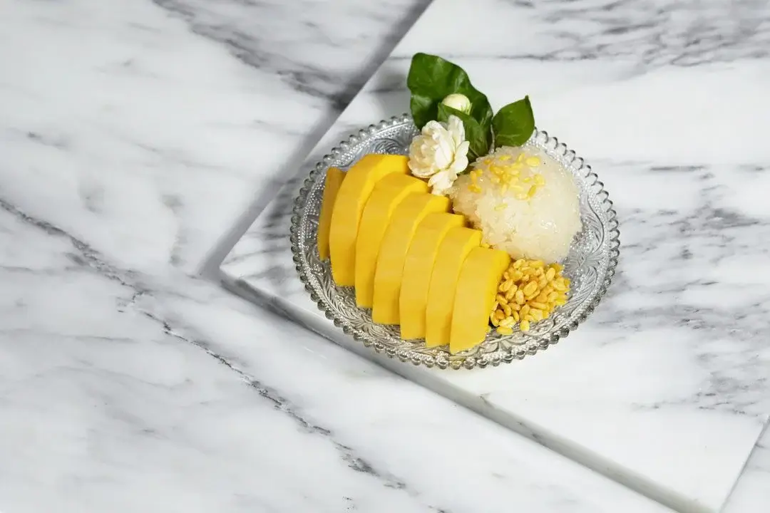 Arabescato marble serving tray