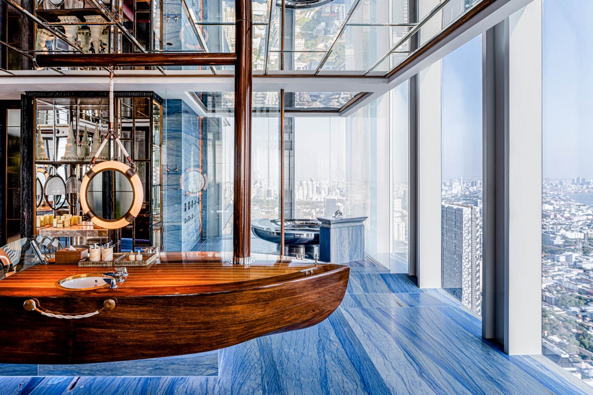 พื้นหินอ่อน Azul Macaubas จาก Penthouse บนตึกมหานคร